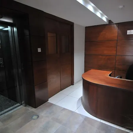 Ithaki Phinikoudes No. 204 *