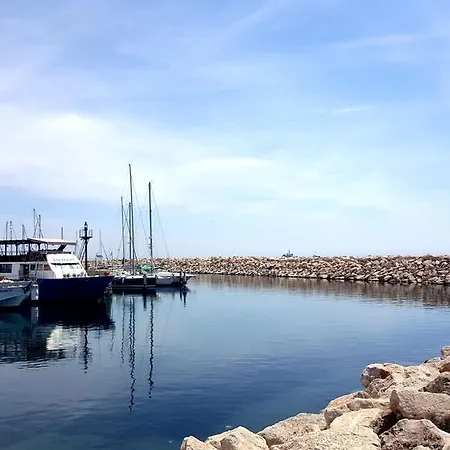 Apartman Ithaki Phinikoudes No. 204 *