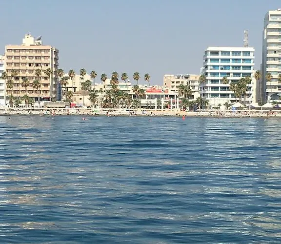 Apartmán Ithaki Phinikoudes No. 204 *