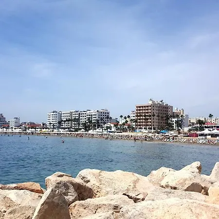 아파트 Ithaki Phinikoudes No. 204 *
