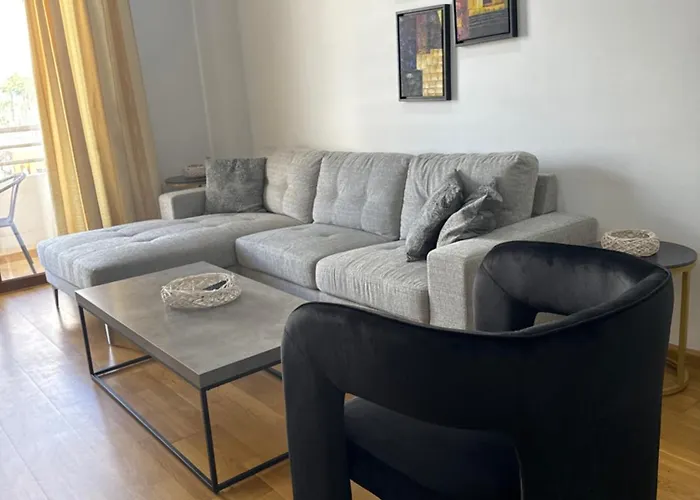 Ithaki Phinikoudes No. 204 ラルナカ