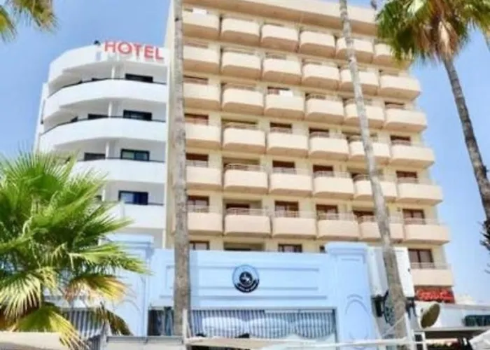 Ithaki Phinikoudes No. 204 アパート *